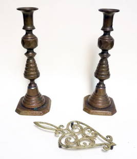 PAIR OF ANTIQUE BRASS PUSH UP CANDLESTICKS, ETC: PAIR OF ANTIQUE BRASS PUSH UP CANDLESTICKS APPROXIMATELY 11 I HIGH & ANTIQUE BRASS TRIVIT
