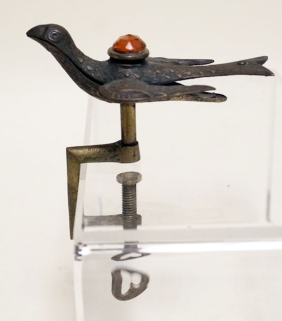 ANTIQUE BRASS SEWING BIRD (1 of 6)
