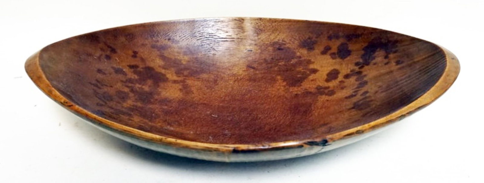 PRIMITIVE OVAL WOOD DOUGH BOWL: PRIMITIVE OVAL WOOD DOUGH BOWL, APPROXIMATELY 20 IN X 11 IN X 4 IN