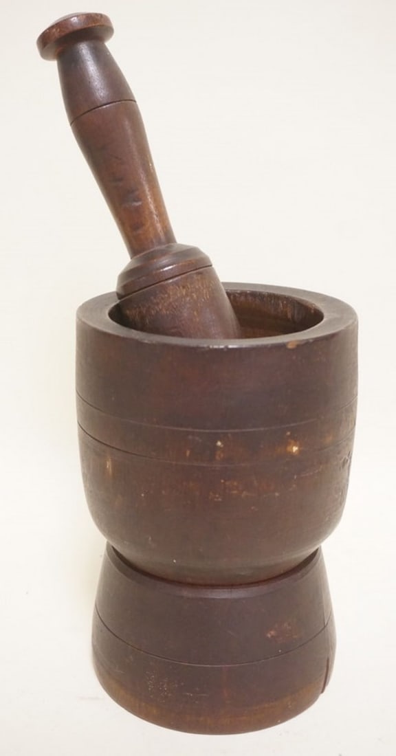 ANTIQUE WOOD TURNED MORTER AND PESTLE: ANTIQUE WOOD TURNED MORTER AND PESTLE, APPROXIMATELY 13 IN H