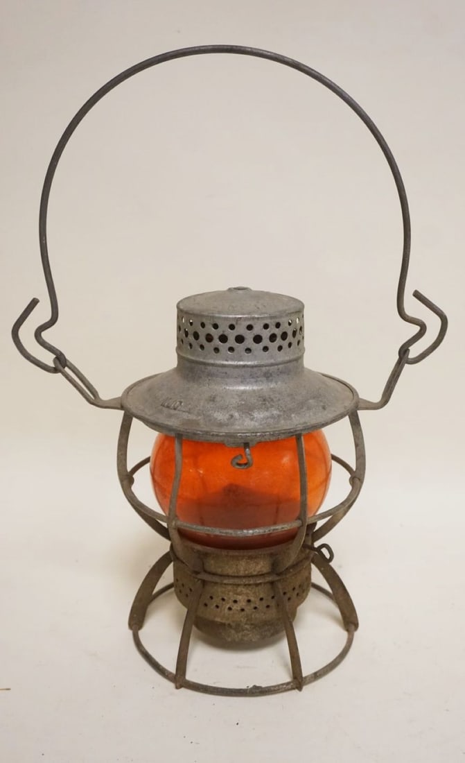 ANTIQUE RAILROAD LANTERN (1 of 4)