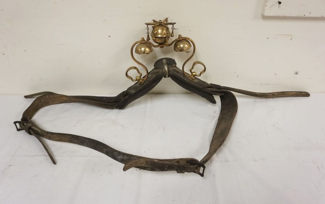 ANTIQUE BRASS HORSE PARADE BELLS (1 of 2)