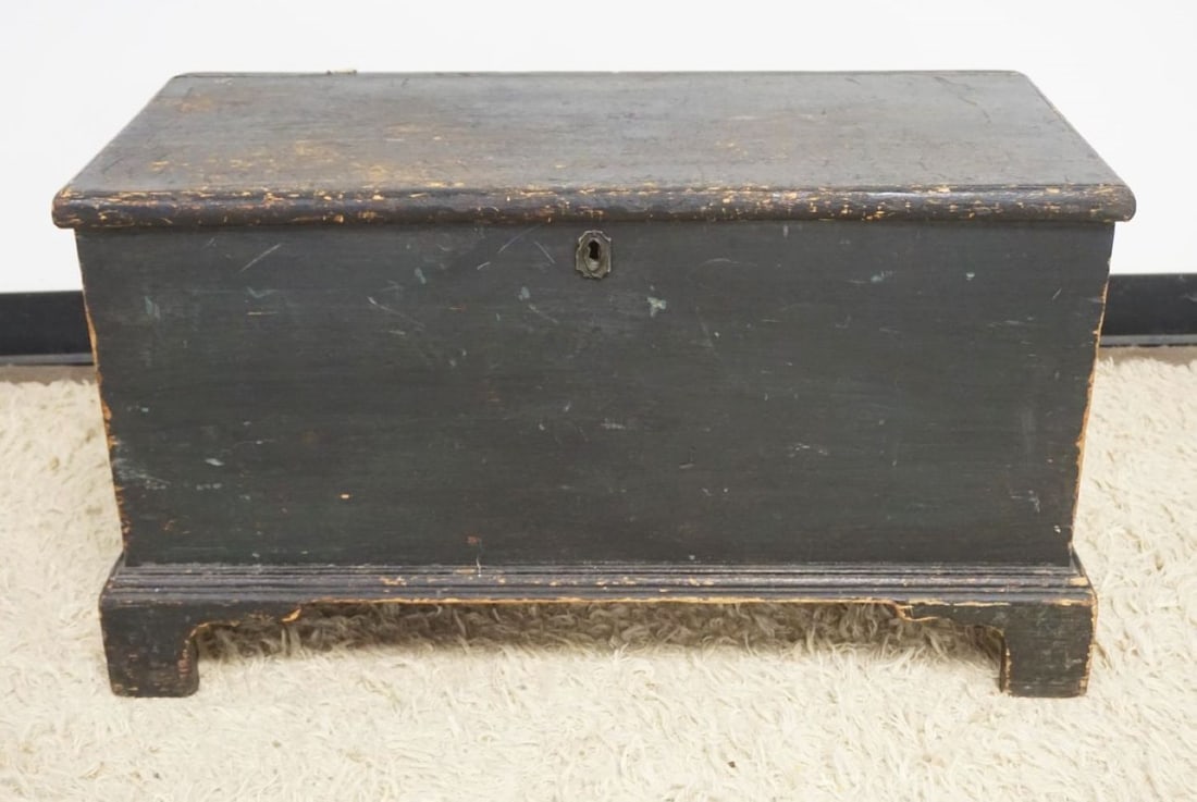 PRIMITIVE PINE BLANKET CHEST (1 of 4)