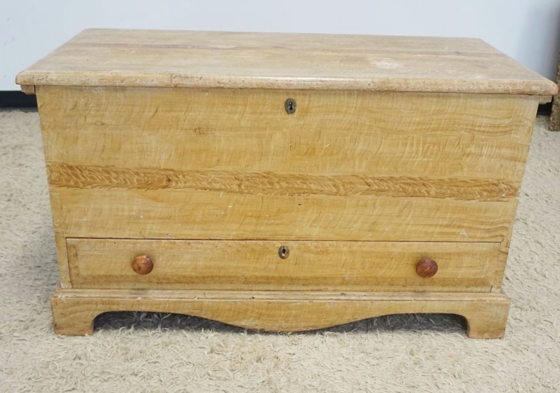 ANTIQUE GRAIN PAINTED DOVETAILED BLANKET CHEST (1 of 6)