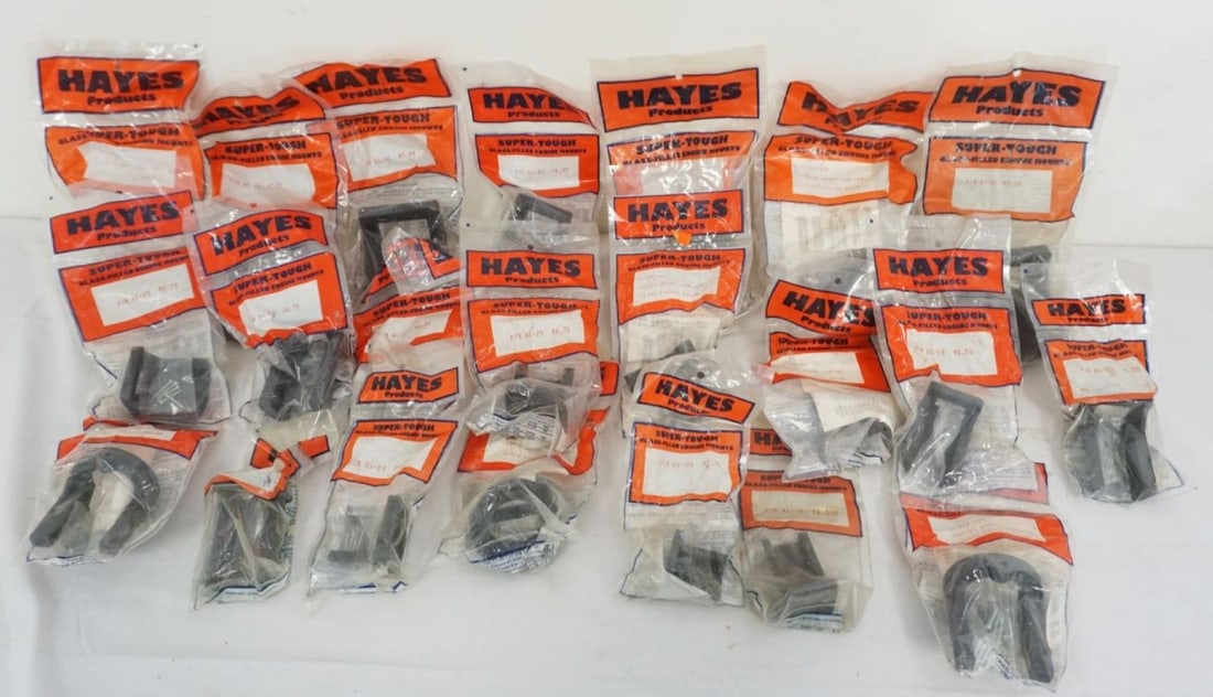 VINTAGE R/C AIRPLANE PARTS (1 of 4)