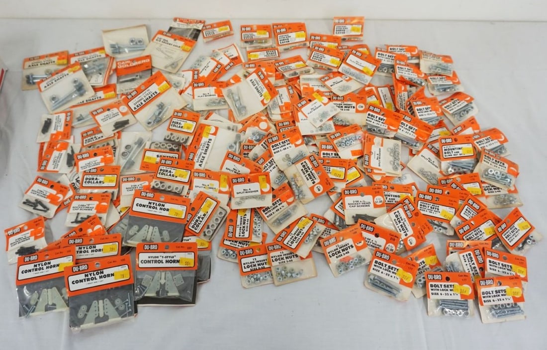 VINTAGE R/C AIRPLANE PARTS (1 of 5)