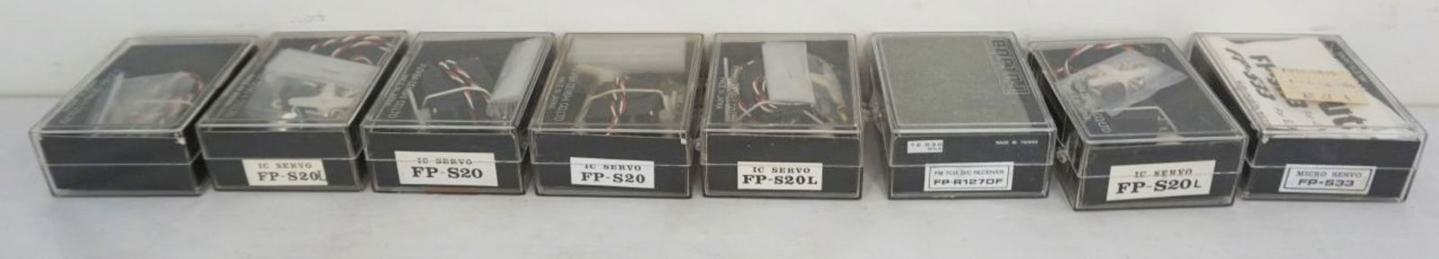 VINTAGE MODEL AIRPLANE PARTS (1 of 5)