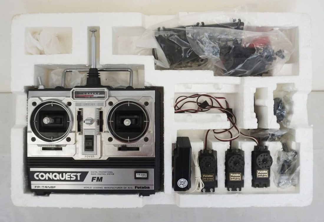 VINTAGE MODEL AIRPLANE PARTS (1 of 3)