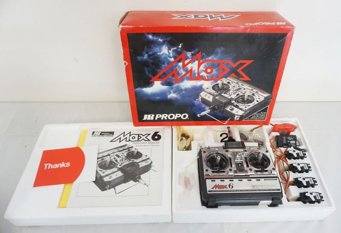 VINTAGE MODEL AIRPLANE PARTS (1 of 4)