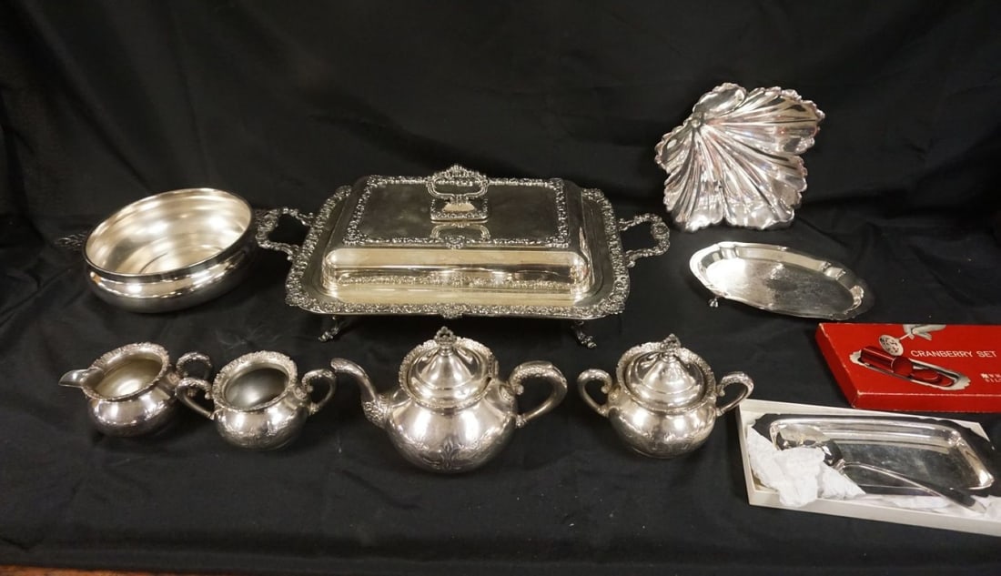 GROUP OF ASSORTED SILVERPLATE (1 of 3)