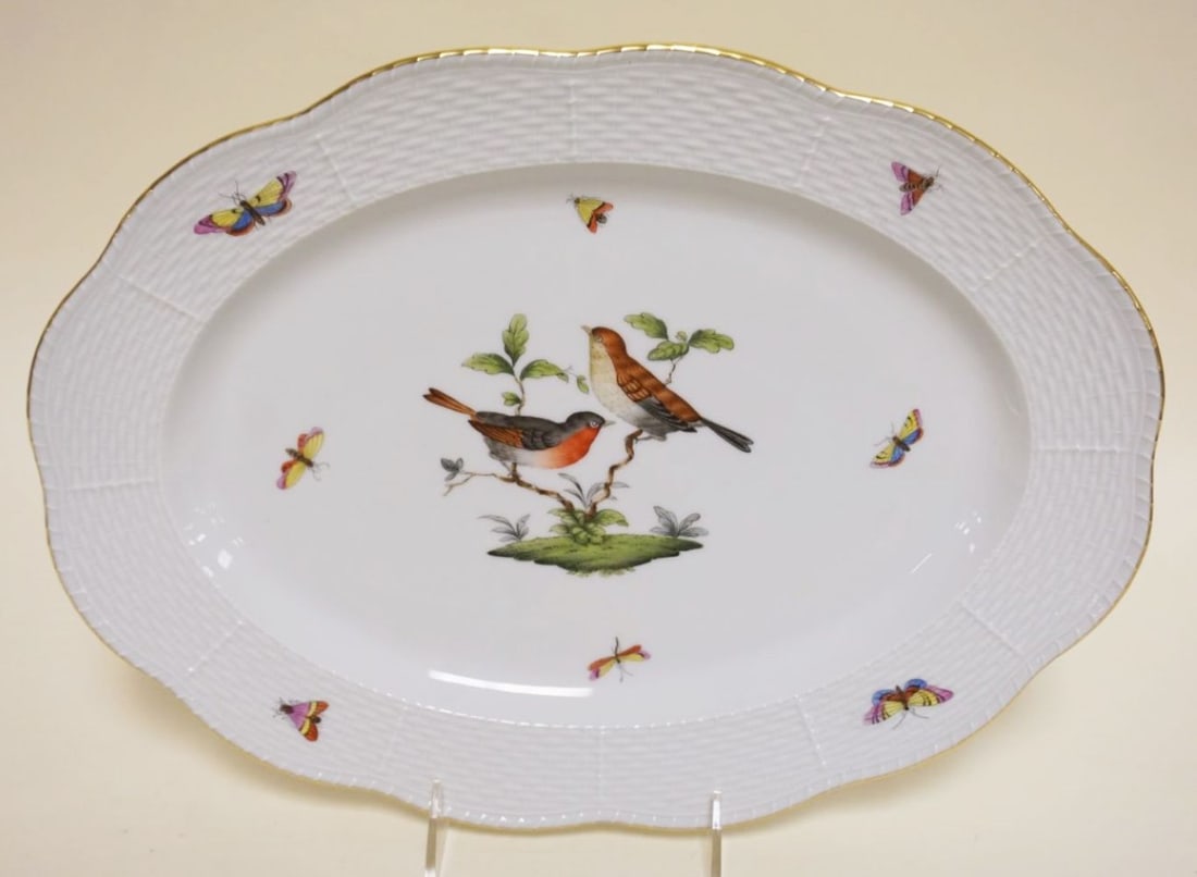 HEREND HAND PAINTED PORCELAIN: HEREND HAND PAINTED PORCELAIN *ROTHSCHILD* BIRD OVAL PLATTER, APPROXIMATELY 13 3/4 IN X 10 1/4 IN
