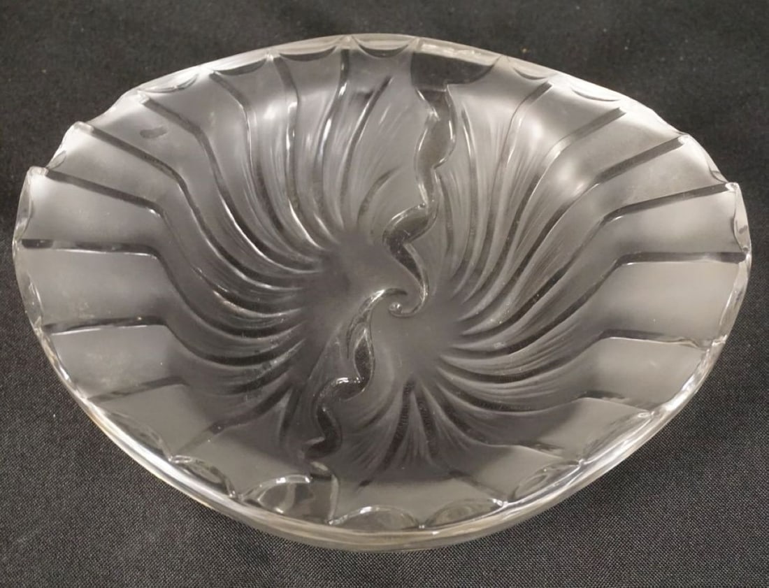 LALIQUE CIGAR ASHTRAY (1 of 3)