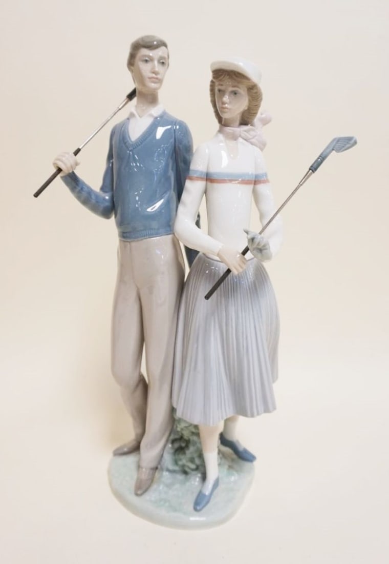 LLADRO MAN & WOMAN GOLFERS: LLADRO MAN & WOMAN GOLFERS, APPROXIMATELY 14 IN
