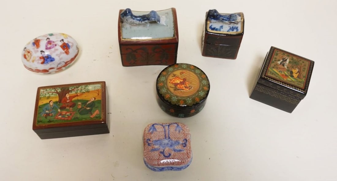 GROUP OF ASSORTED ASIAN PORCELAIN ETC (1 of 8)