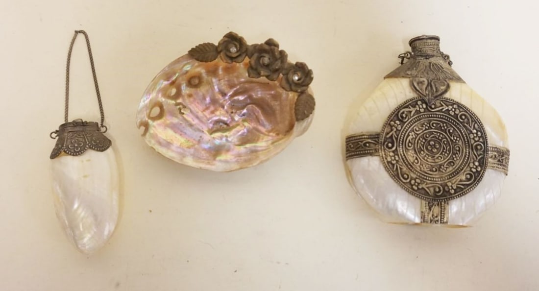 GROUP OF ASSORTED MOP SHELL & CONTAINERS (1 of 6)