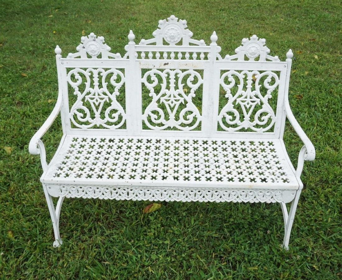 ORNATE CAST METAL GARDEN PATIO BENCH SETTEE (1 of 3)