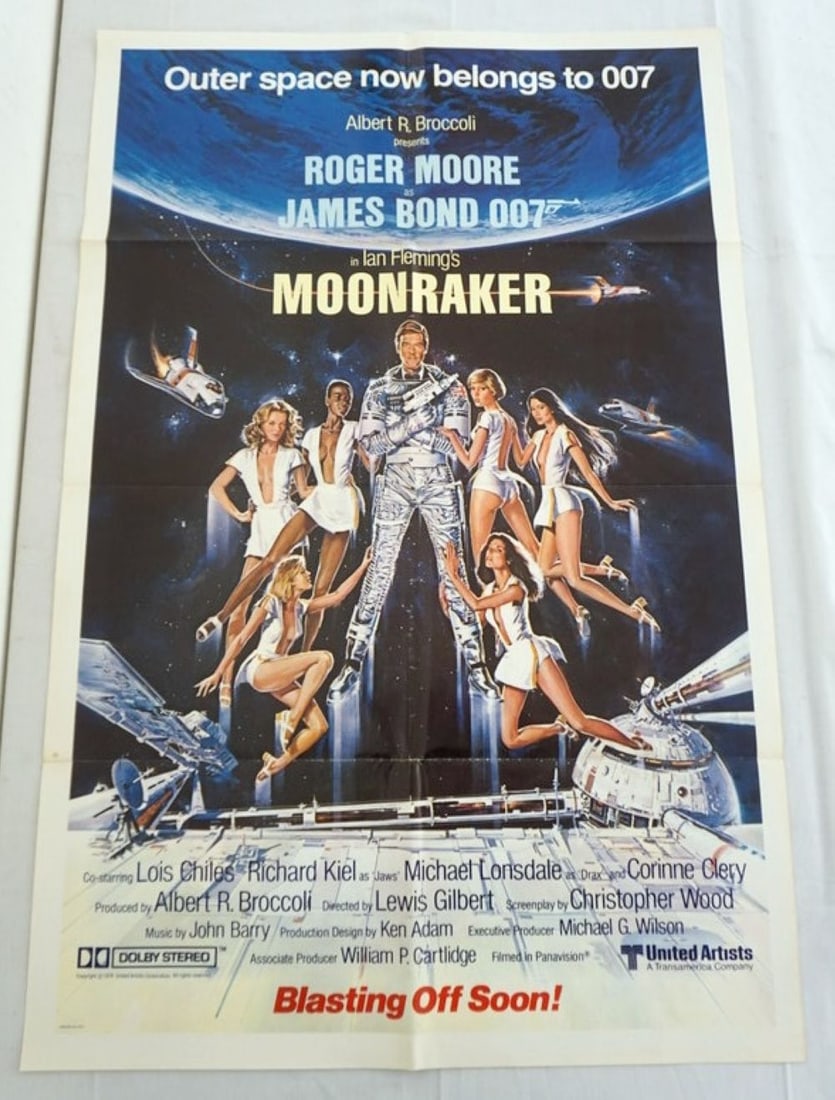 VINTAGE MOVIE POSTER *MOONRAKER*: VINTAGE MOVIE POSTER *MOONRAKER* JAMES BOND, 1979, ROBERT MOORE, UNITED ARTISTS, APPROXIMATELY 27 IN X 41 IN