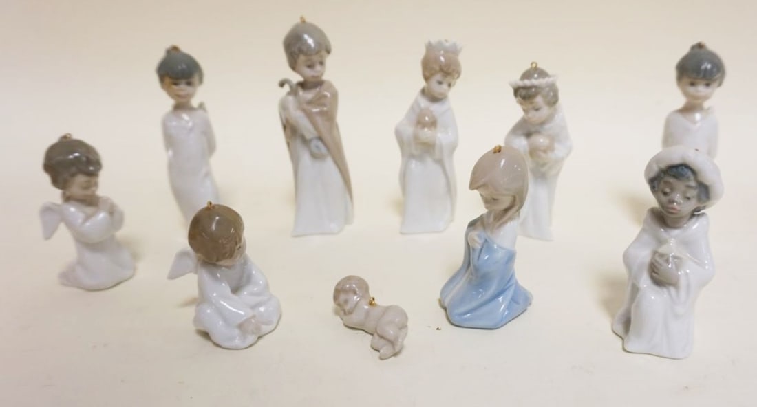 LLADRO PORCELAIN FIGURES (1 of 4)