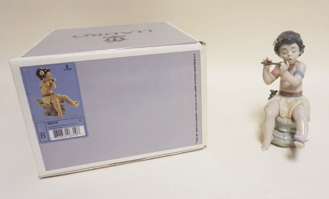 LLADRO PORCELAIN FIGURE (1 of 6)