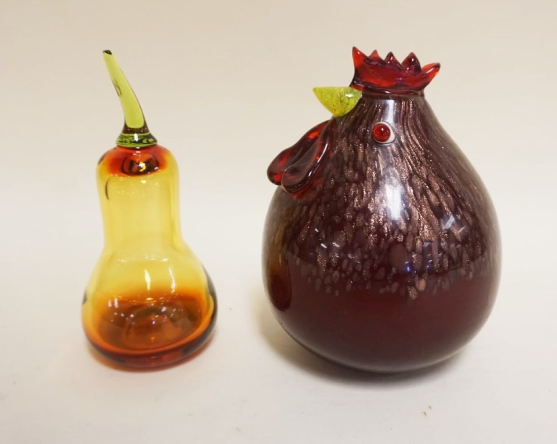 MURANO ART GLASS CHICKEN, ETC: MURANO ART GLASS CHICKEN & BLOWN GLASS PEAR, APPROXIMATELY 6 1/2 IN HIGH
