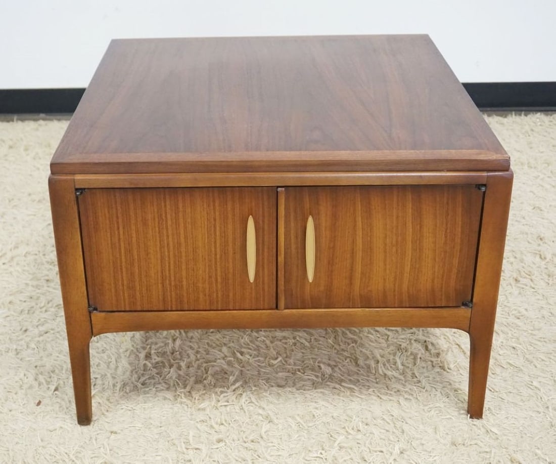 MCM LANE RHYTHM WALNUT LAMP TABLE (1 of 6)