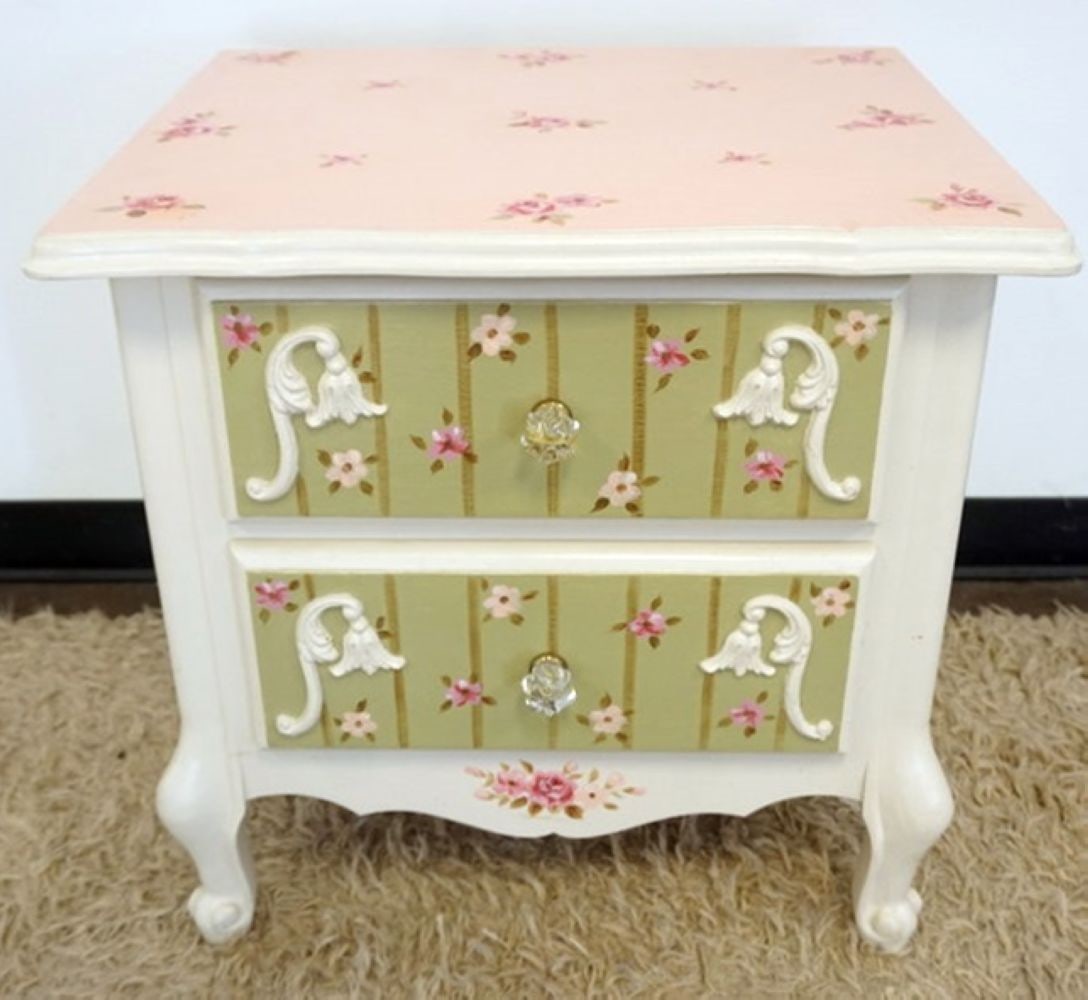 FIGURAL PAINT DECORATED STAND (1 of 5)