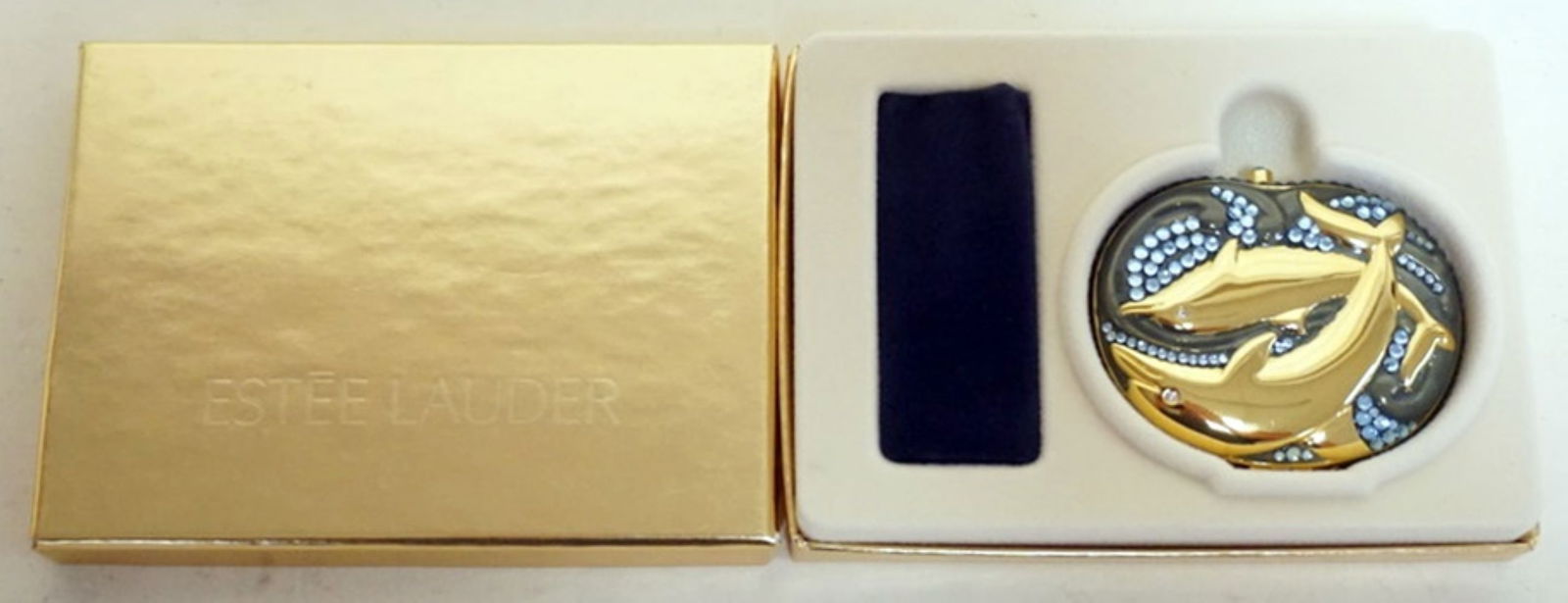 ESTEE LAUDER COMPACT (1 of 4)