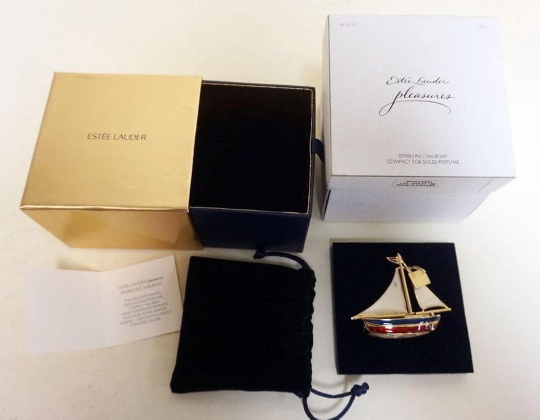 ESTEE LAUDER COMPACT (1 of 5)