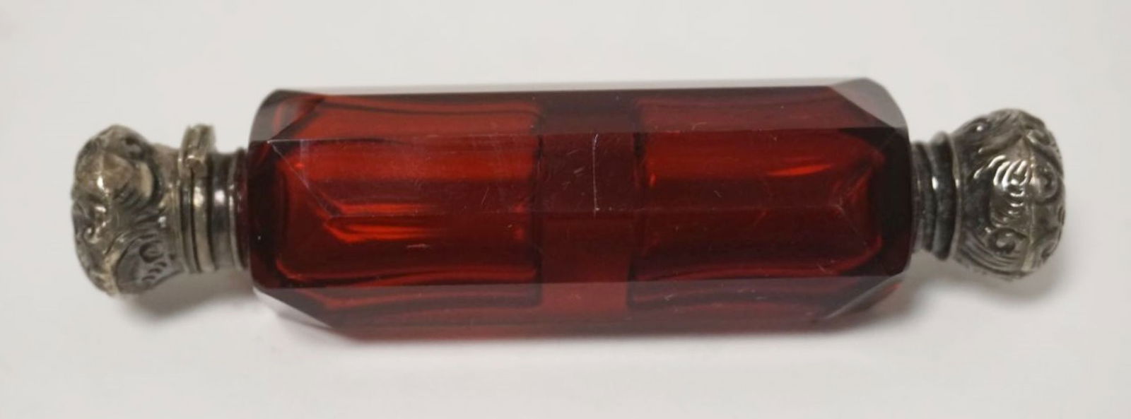 ANTIQUE RUBY GLASS PERFUME BOTTLE (1 of 7)