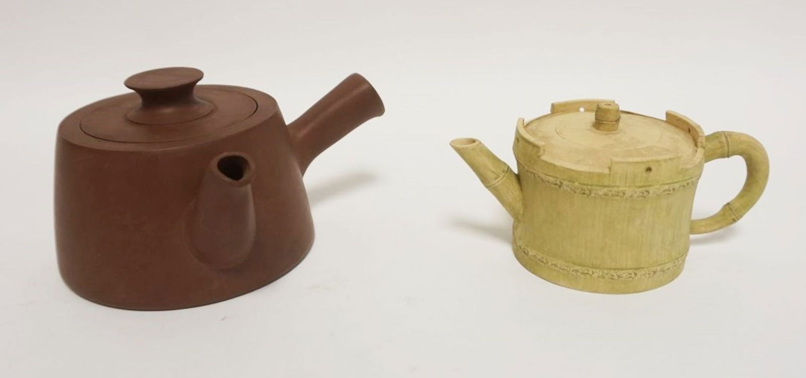 2 ASIAN TEAPOTS (1 of 10)