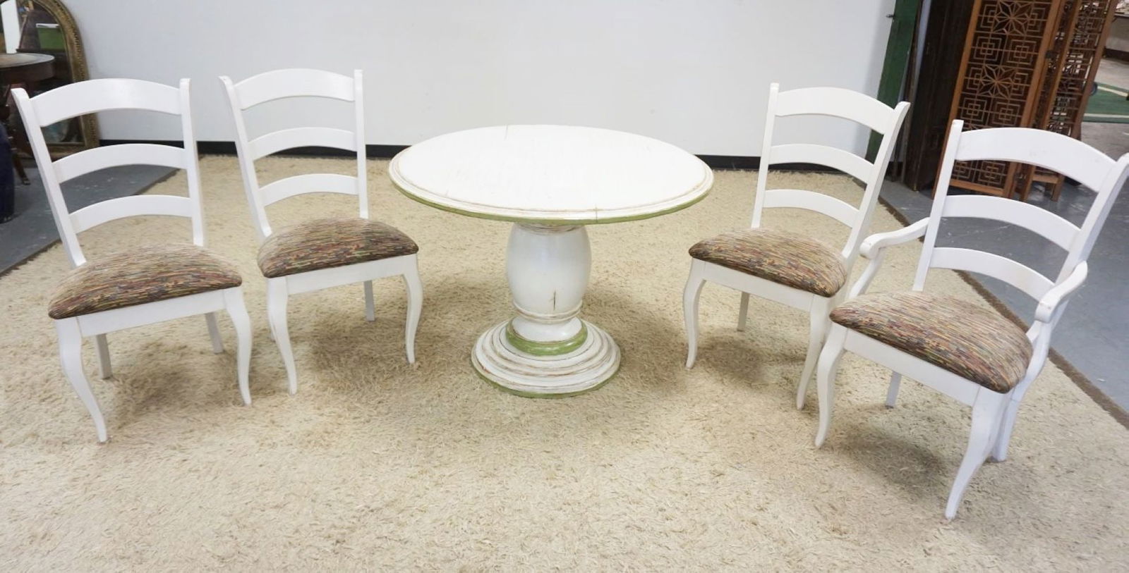 COUNTRY STYLE NICHOLS & STONE TABLE W/4 CHAIRS (1 of 7)