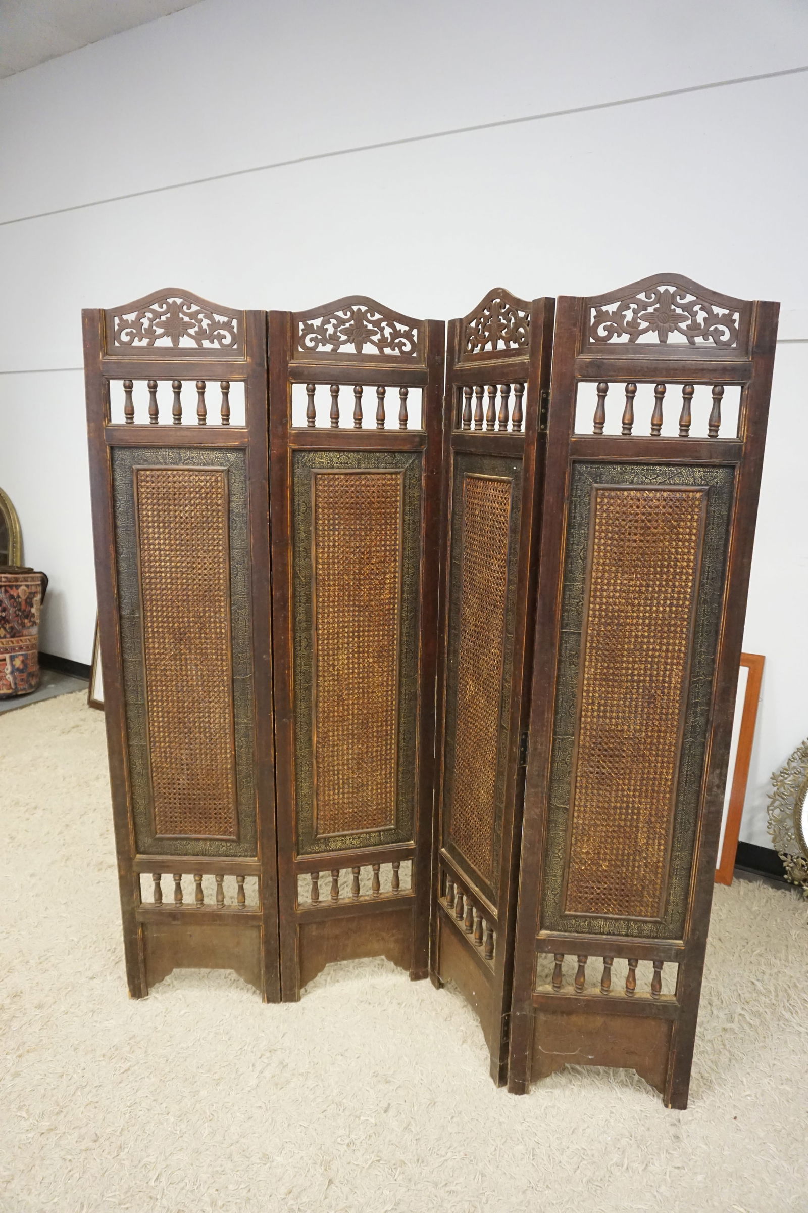 4 PART FOLDING SCREEN (1 of 3)