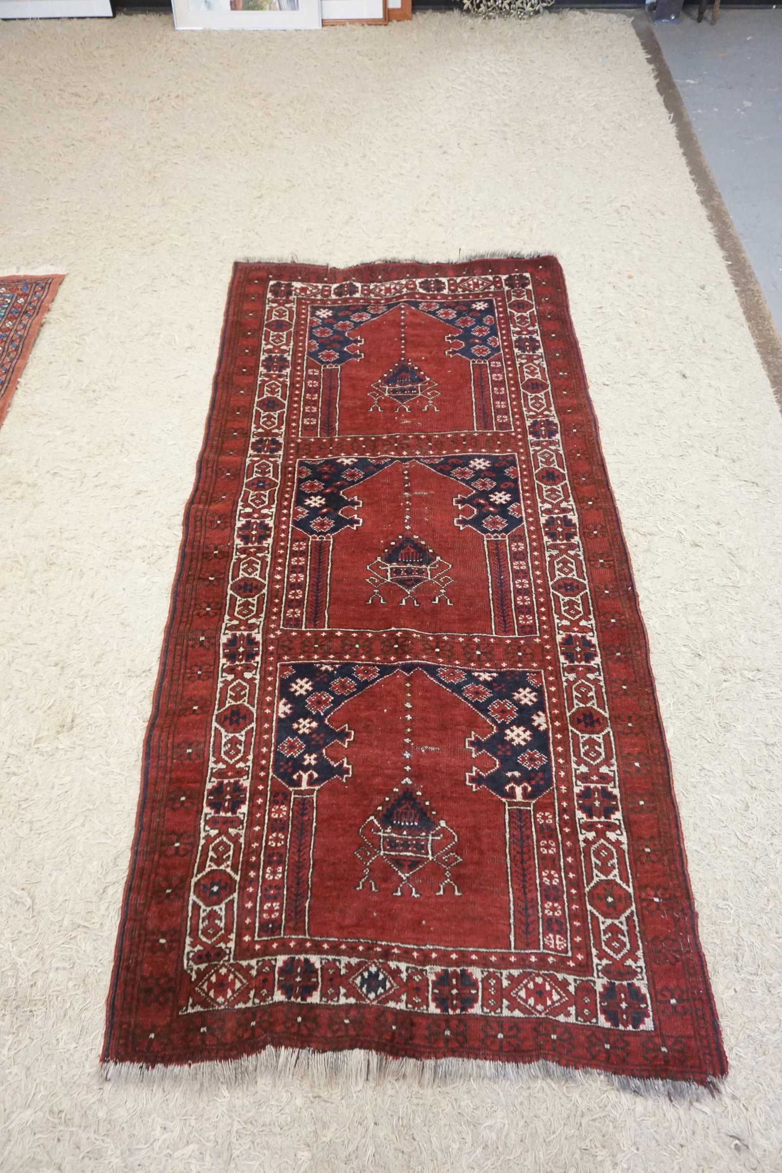 PERSIAN WOOL AREA RUG: PERSIAN WOOL AREA RUG, APPROXIMATELY 79 IN X 38 IN