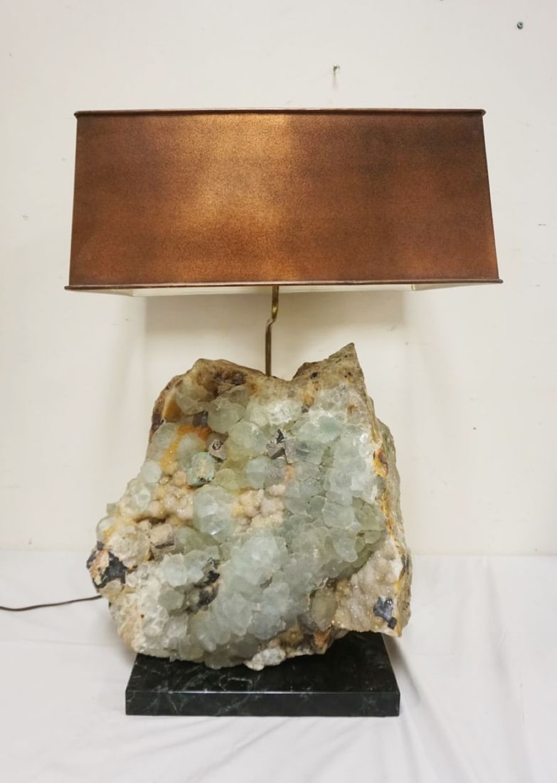 MASSIVE QUARTZ TABLE LAMP (1 of 9)
