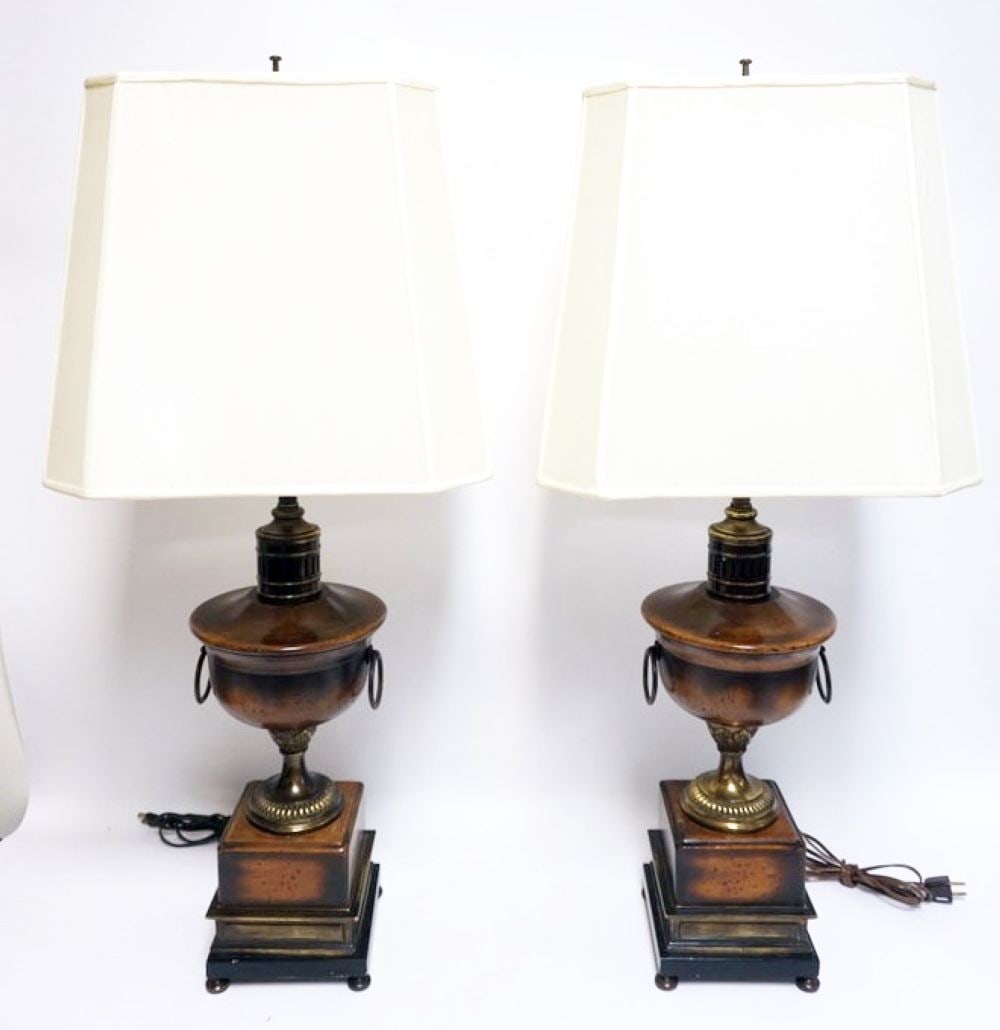 PAIR OF FREDRICK COOPER TABLE LAMPS (1 of 4)