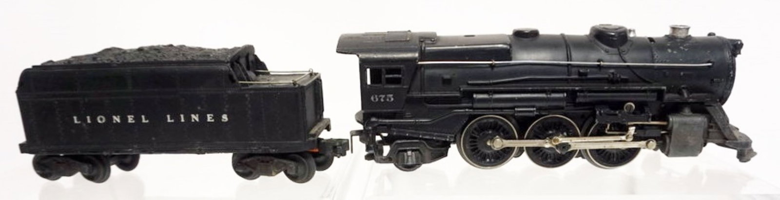 LIONEL TRAIN O GAUGE LOCOMOTIVE AND TENDER: LIONEL TRAIN O GAUGE #675 LOCOMOTIVE AND # 2466 WX TENDER