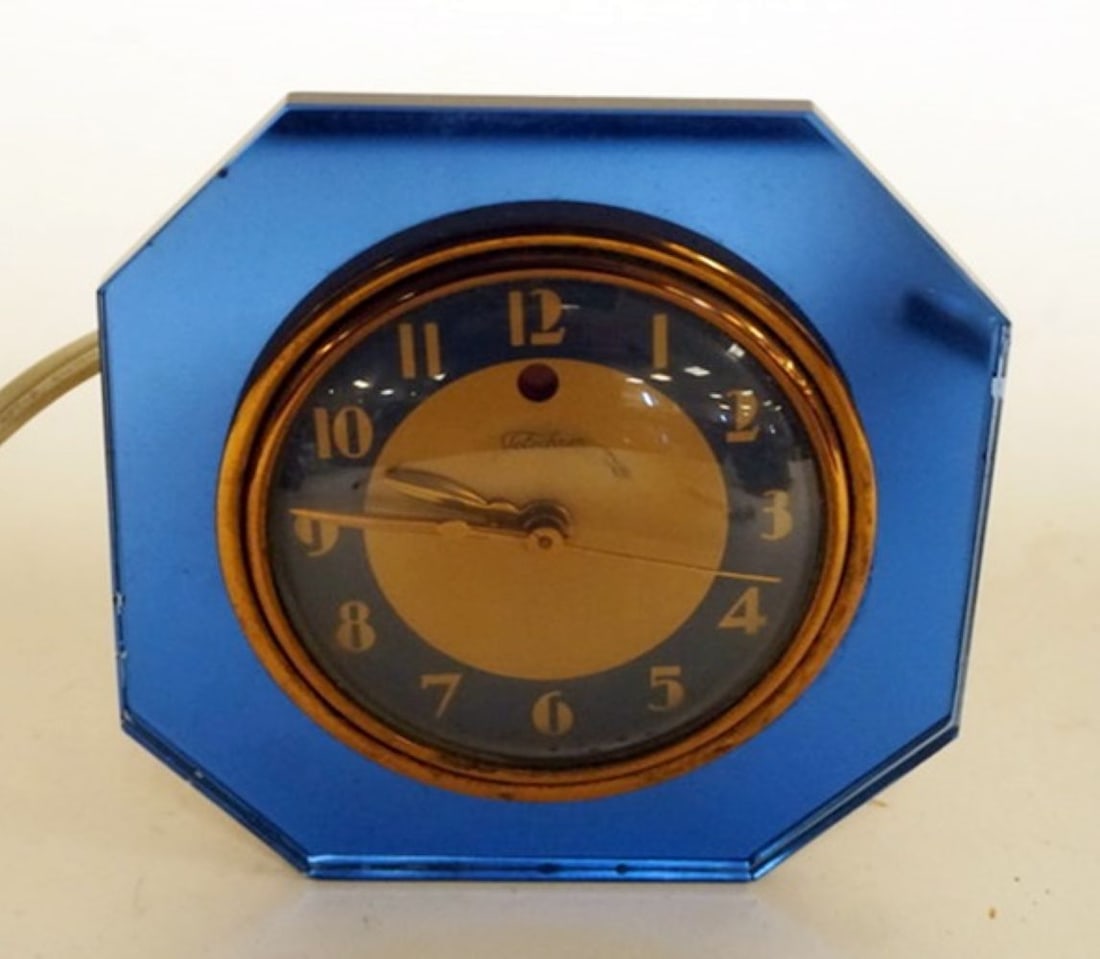 VINTAGE BLUE MIRROR DECO CLOCK (1 of 3)