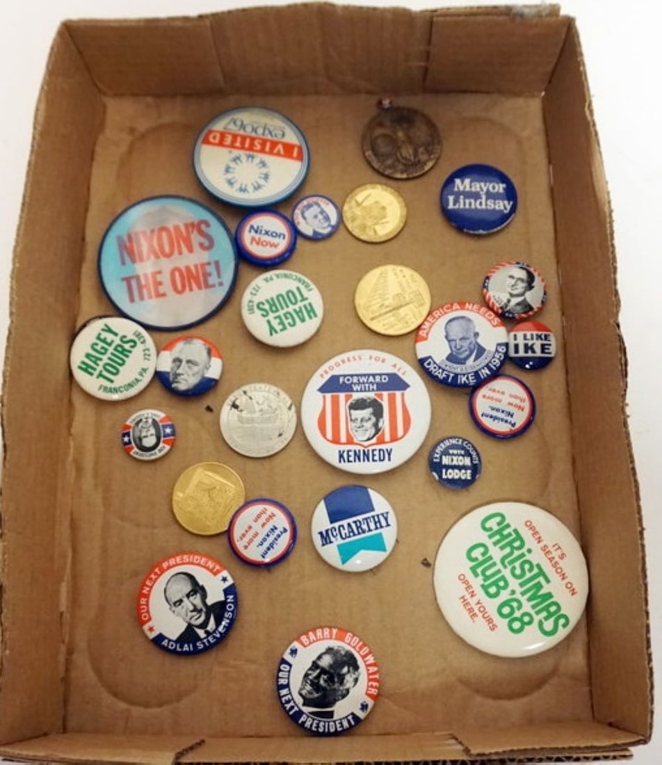 ASSORTED POLITICAL BUTTONS (1 of 3)
