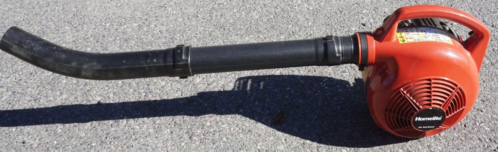 HOMELITE LEAF BLOWER (1 of 3)