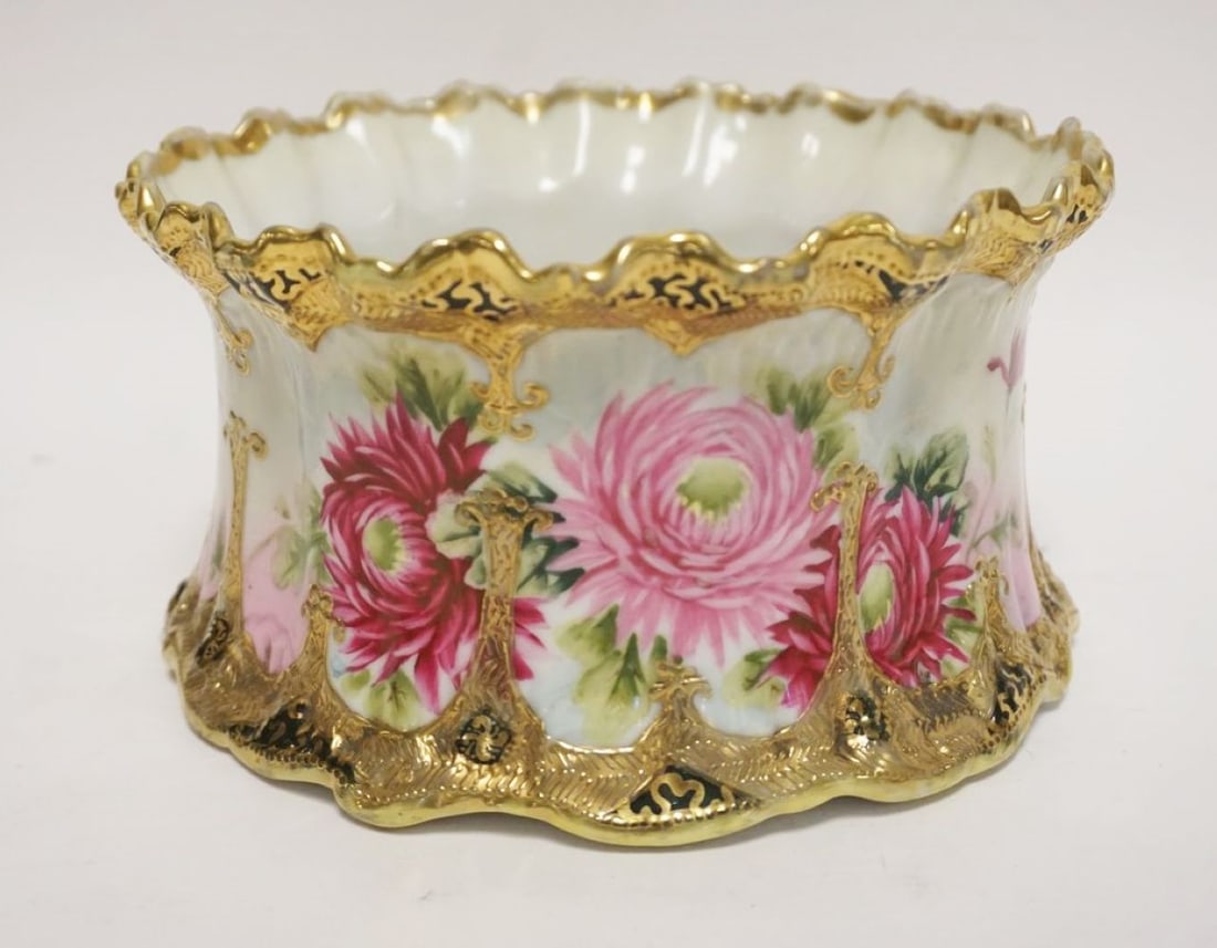 HAND PAINTED NIPPON POCELAIN BOWL: HAND PAINTED NIPPON POCELAIN BOWL W/FLOWERS & GILT TRIM ACCENTS, APPROXIMATELY 7 1/2 IN X 4 1/2 IN HIGH