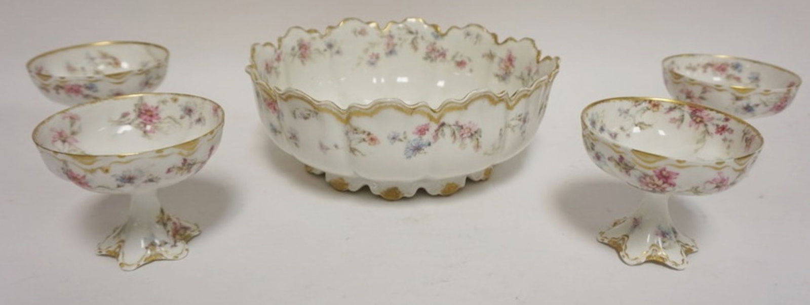 HAND PAINTED LIMOGES BERRY DESSERT SET: HAND PAINTED LIMOGES 5 PC. BERRY/DESSERT SET, 9 IN BOWL, 4 IN X 3 IN FOOTED SERVING BOWLS