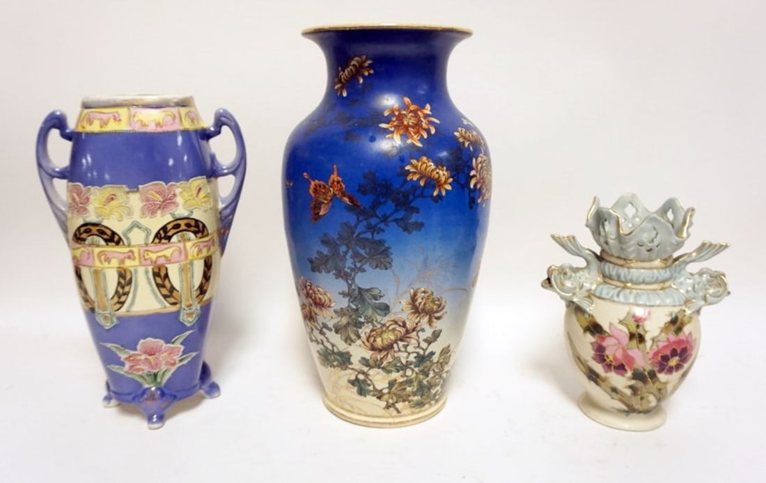 ASSORTED ASIAN VASES: GROUP OF ASSORTED ASIAN VASES LARGEST APPROXIMATELY 14 1/2 IN H