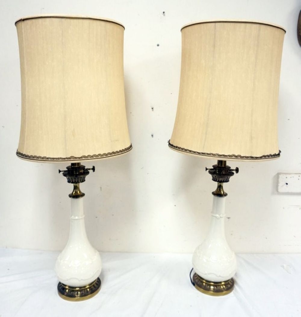 LENOX TABLE LAMPS: PAIR OF LENOX TABLE LAMPS, EACH APPROXIMATELY 40 IN H