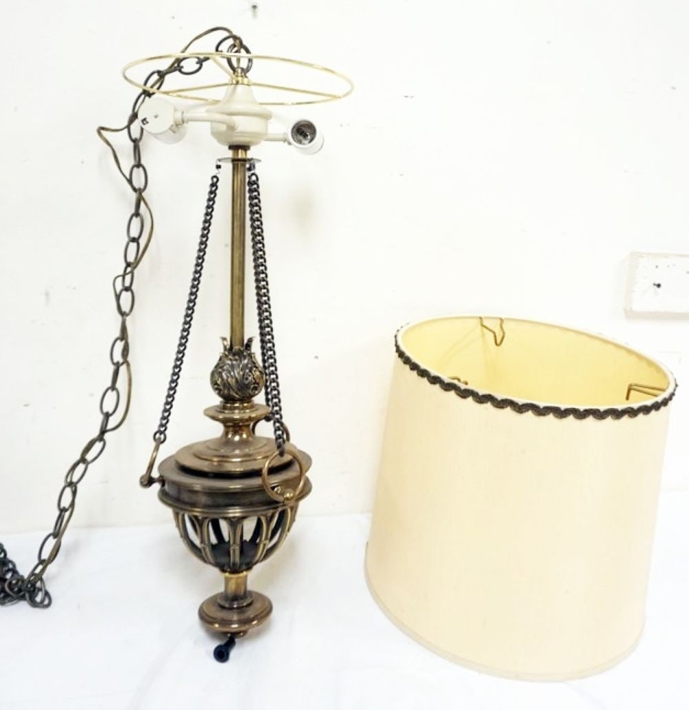 MID CENTURY MODERN HANGING LIGHT: MID CENTURY MODERN HANING LAMP, APPROXIMATELY 25 IN H
