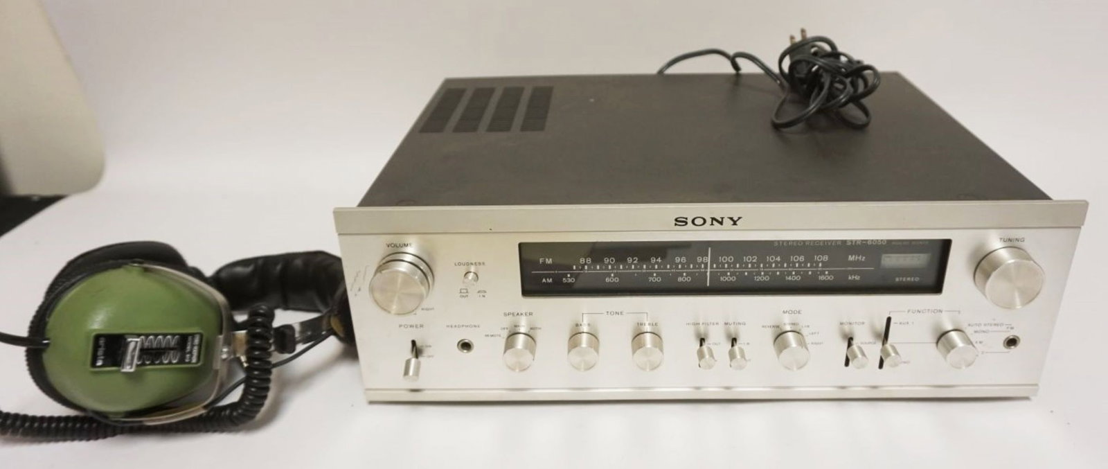 SONY STR 6050 STEREO RECEIVER W/ARISTA HEADPHONES: SONY STR 6050 STEREO RECEIVER W/ARISTA HEADPHONES