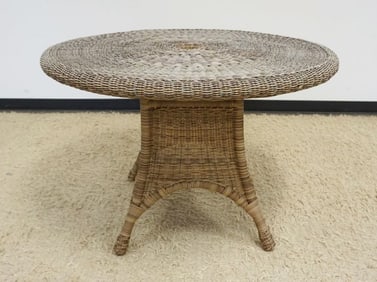 ROUND WOVEN PATIO TABLE