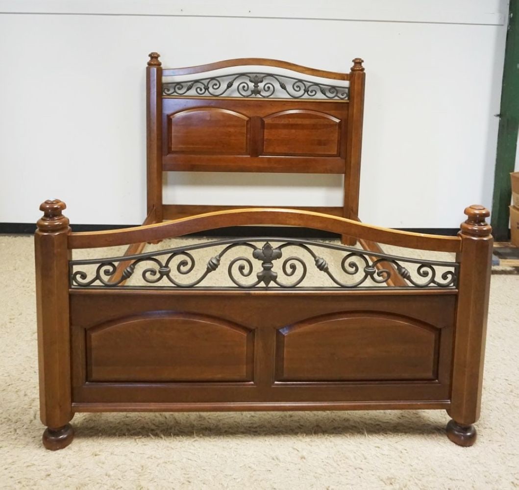 SOLID CHERRY QUEEN SIZE BED (1 of 4)
