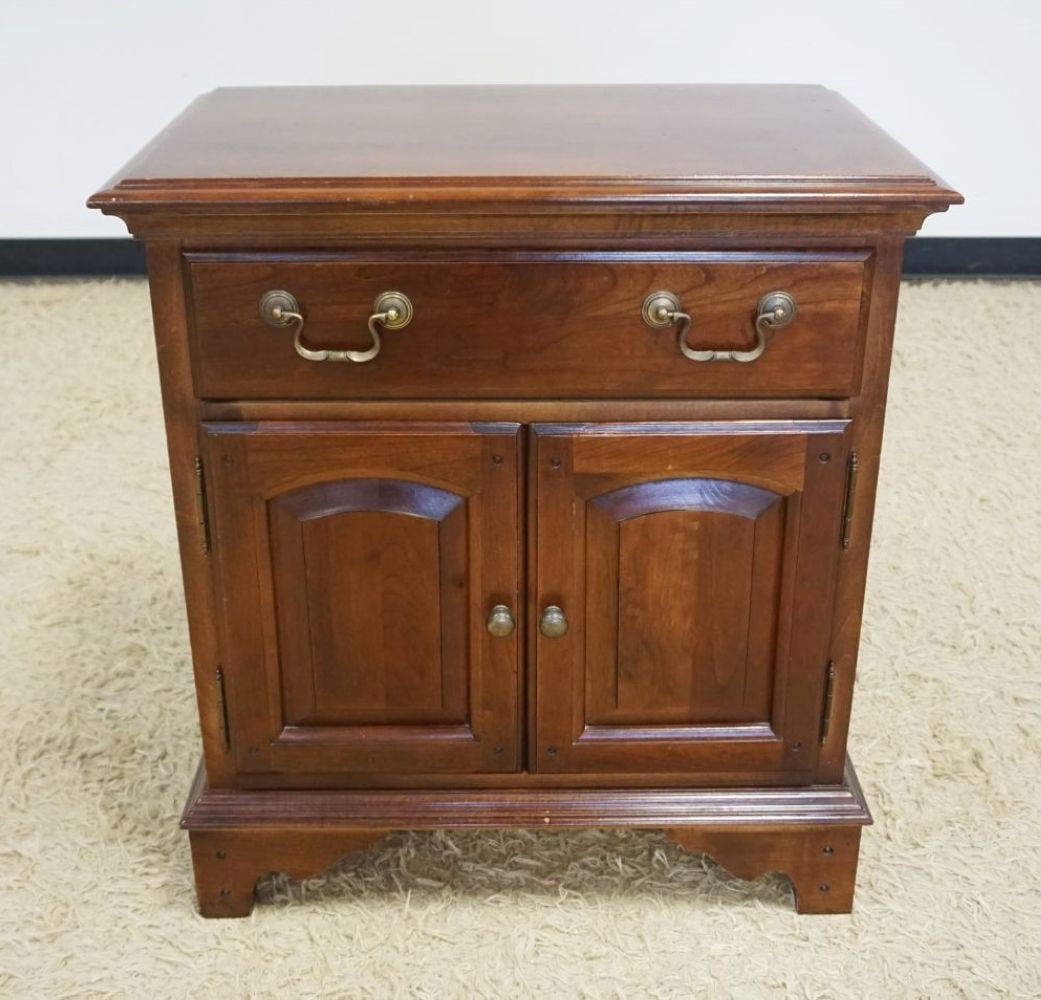 SOLID CHERRY ONE DRAWER 2 DOOR STAND (1 of 3)