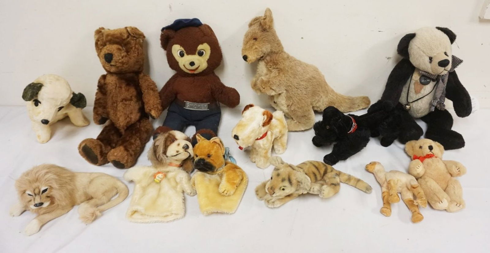 GROUP OF ASSORTED STUFFED ANIMALS (1 of 4)