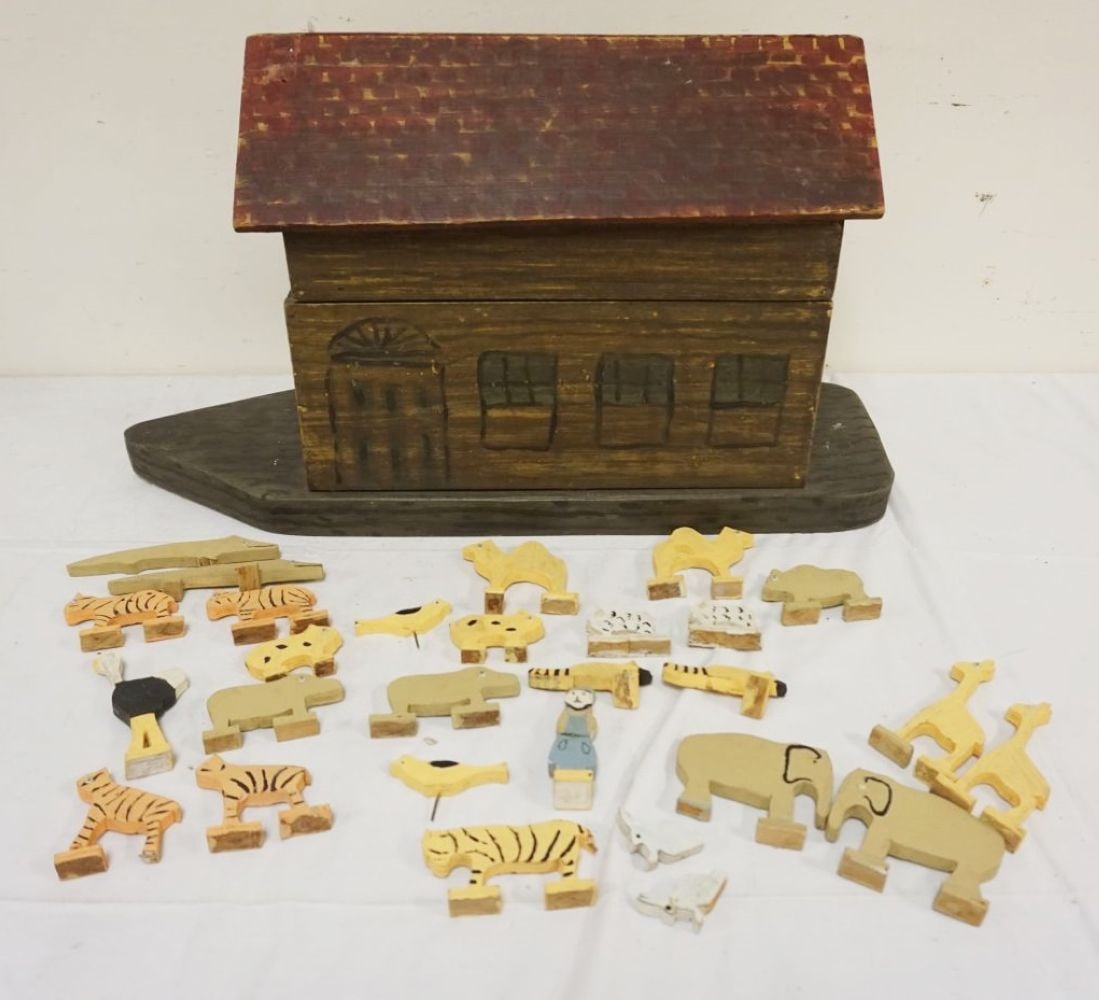 CONTEMPORARY WOOD FOLK ART NOAHS ARK (1 of 4)
